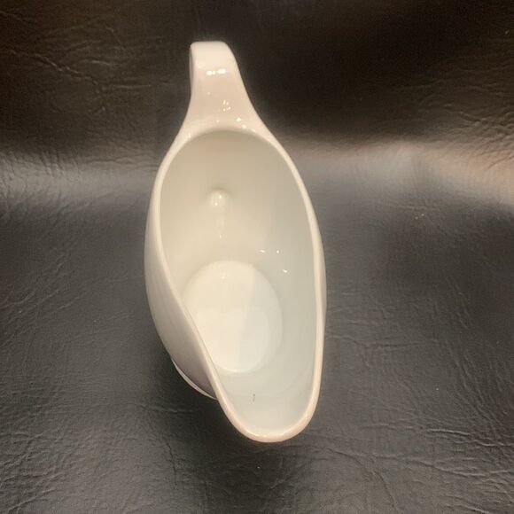 Cordon Bleu White Ceramic 8 Inch Gravy Sauce Serving Boat Micro Dishwasher Used - Picture 2 of 6